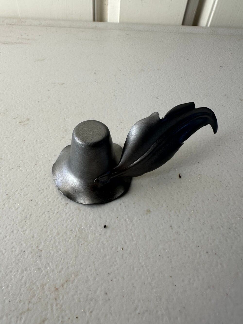 Vintage Rare NWT Yankee Candle Metal Hat Feather Snuffer